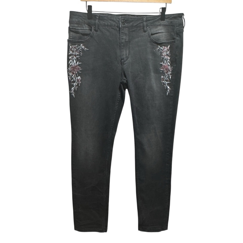 Bootlegger Black Skinny Jeans Embroidered Floral Size 34 = Size 14